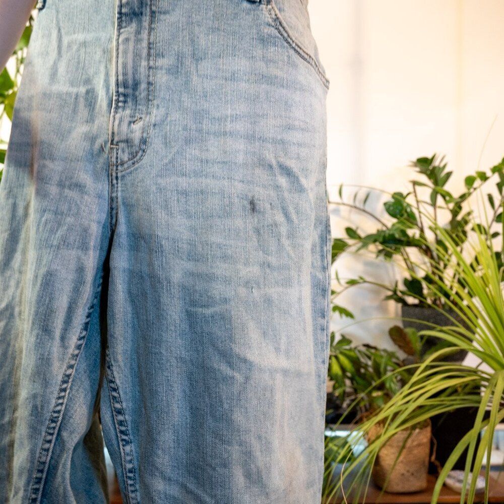 Levi Strauss Distressed Denim Jeans, Light Blue, 40 x 30 - Picture 7 of 11